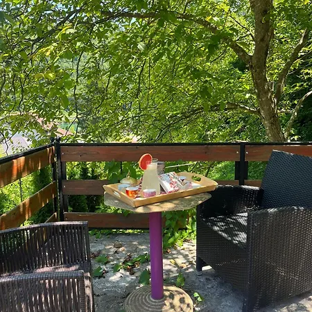 Small Bosnian House * بيهاتش