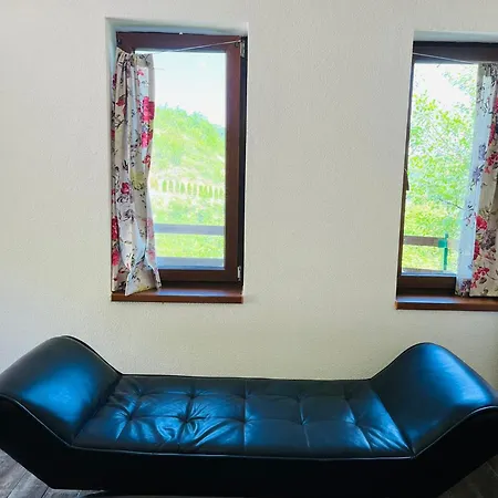 Small Bosnian House アパート